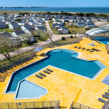 Campsite 4 Etoiles Piscines Et 3 6 Pers - Mallet *